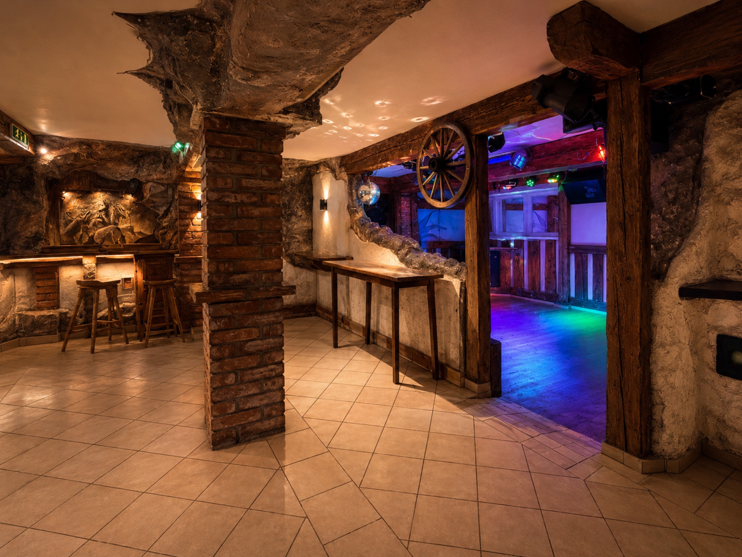 Kellerdisco im Alpengasthof Strutz